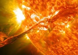 Rappresentazione visiva dell'articolo: LA NUOVA FRONTIERA DEL NUCLEARE E LE OPPORTUNITA' DI INVESTIMENTO NELLE ENERGIE RINNOVABILI